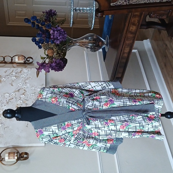 Victoria's Secret Gold Label Floral Kimono Robe. Size OS - Picture 5 of 17